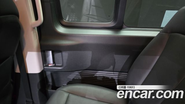 Hyundai Staria 2025 — photo 15