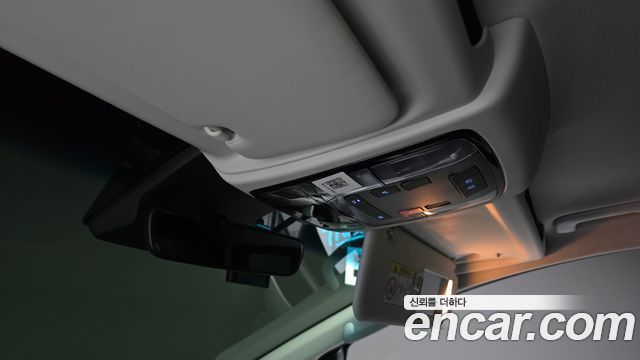 Hyundai Staria 2025 — photo 27