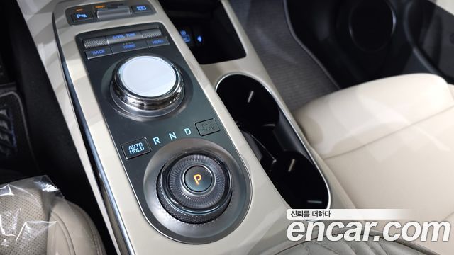 Genesis GV70 2023 — photo 12