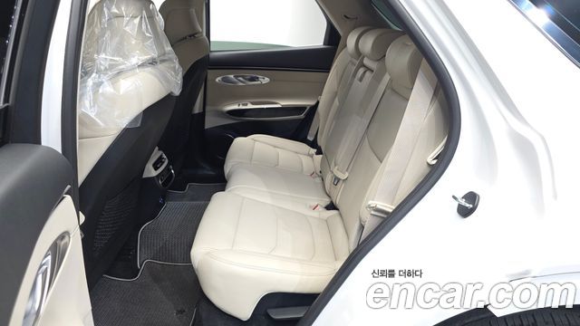 Genesis GV70 2023 — photo 17
