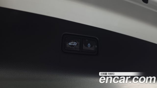 Genesis GV70 2023 — photo 22