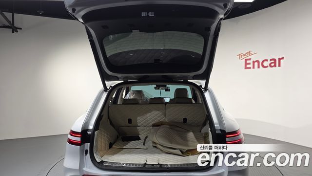 Genesis GV70 2023 — photo 23