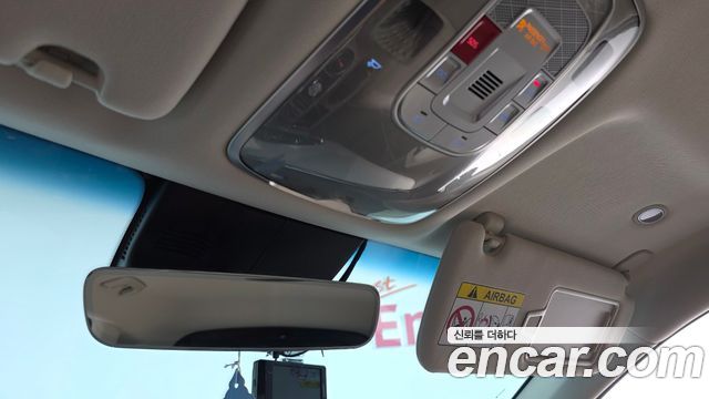 Genesis GV70 2023 — photo 24