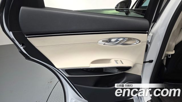 Genesis GV70 2023 — photo 15