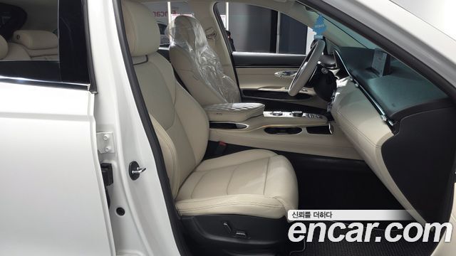 Genesis GV70 2023 — photo 16