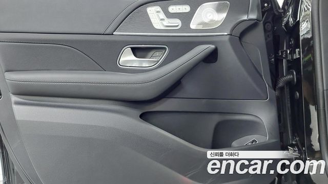 Mercedes-Benz GLE-Class 2026 — photo 15