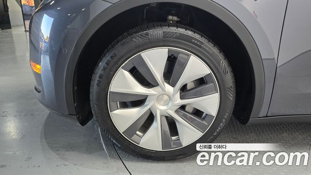 Tesla Model Y 2021 — photo 5