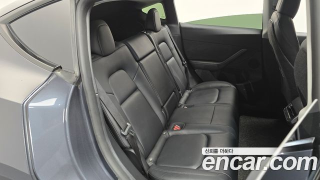 Tesla Model Y 2021 — photo 17