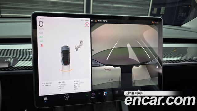 Tesla Model Y 2021 — photo 20