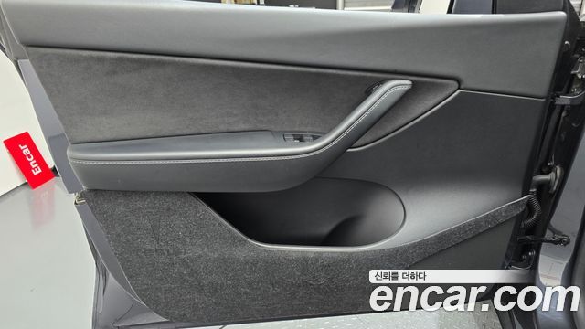 Tesla Model Y 2021 — photo 14