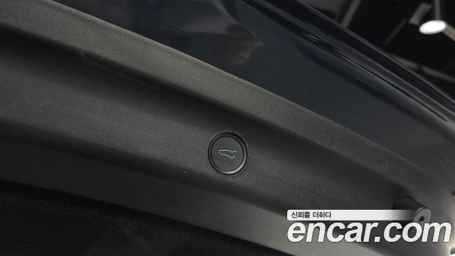 Tesla Model Y 2021 — photo 28