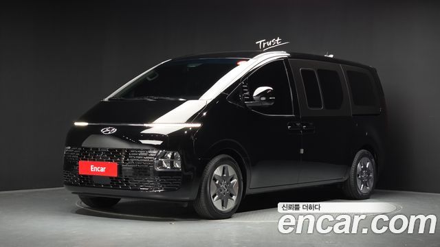 Hyundai Staria 2024 — photo 1