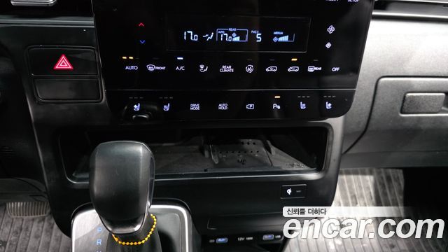Hyundai Staria 2024 — photo 18