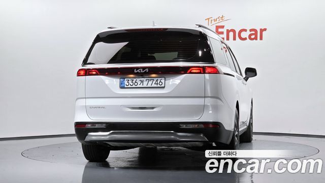 Kia Canival 2023 — photo 4