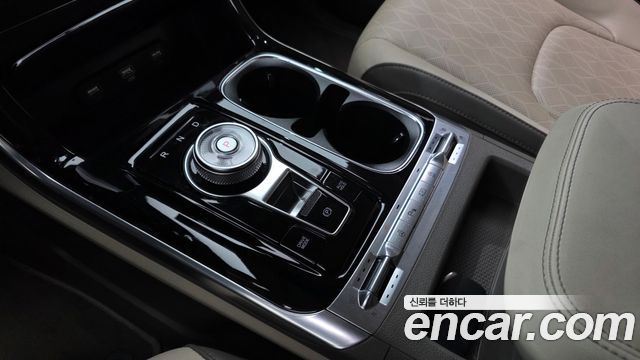 Kia Canival 2023 — photo 9