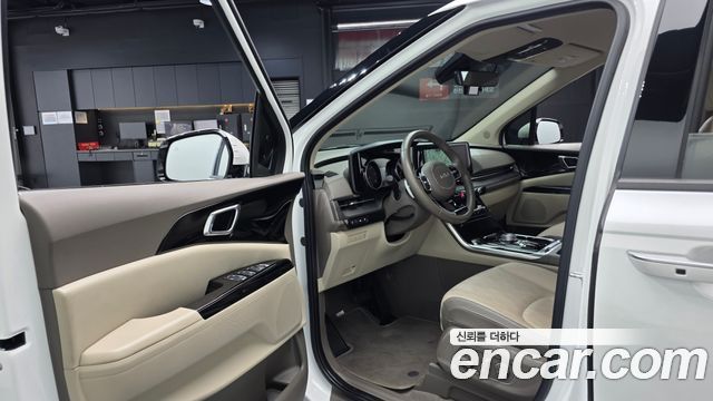 Kia Canival 2023 — photo 10