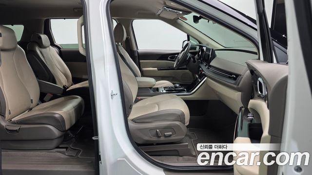 Kia Canival 2023 — photo 11