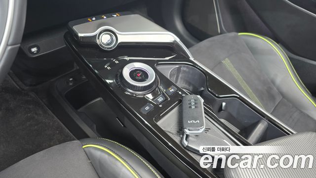 Kia EV6 2023 — photo 12
