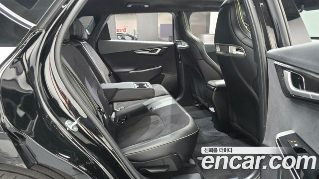 Kia EV6 2023 — photo 17