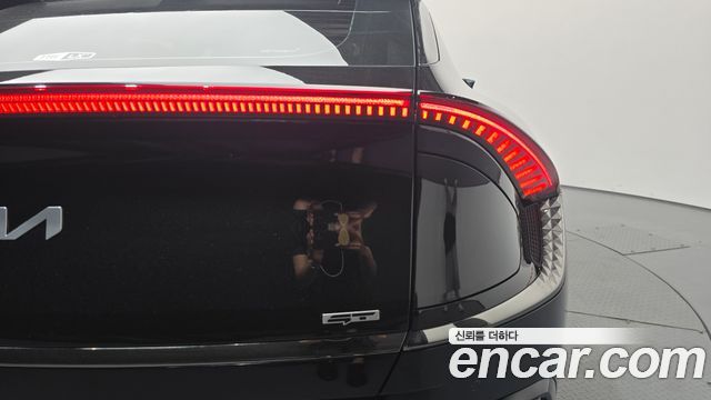 Kia EV6 2023 — photo 9