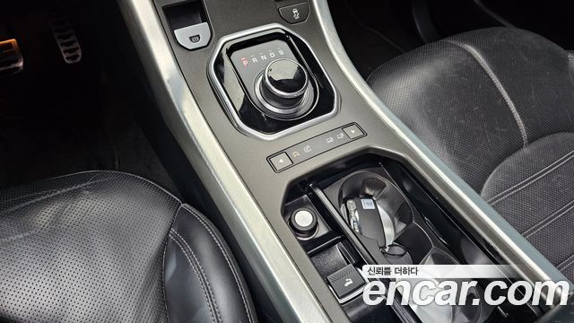 Land Rover Range Rover Evoque 2017 — photo 9