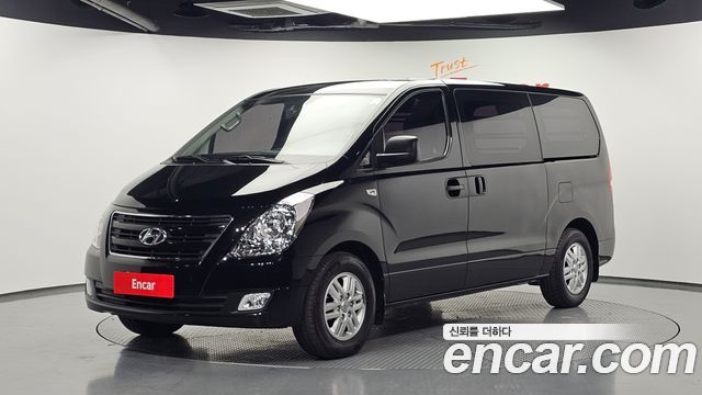Hyundai Starex 2018 — photo 1