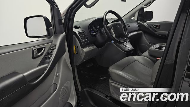 Hyundai Starex 2018 — photo 11
