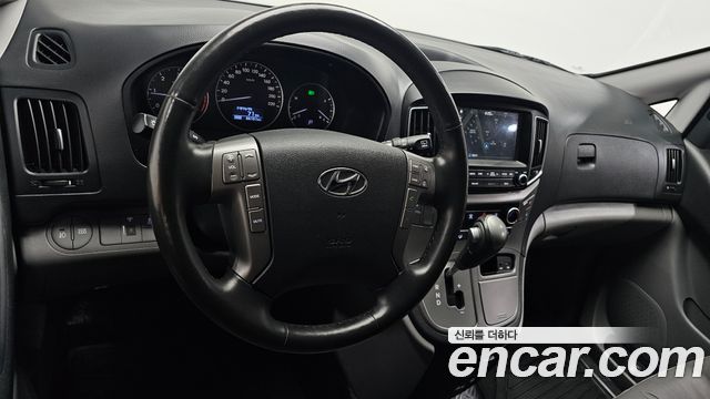 Hyundai Starex 2018 — photo 13