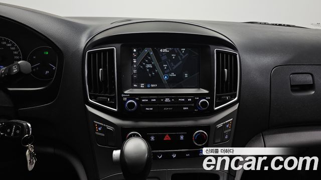 Hyundai Starex 2018 — photo 14