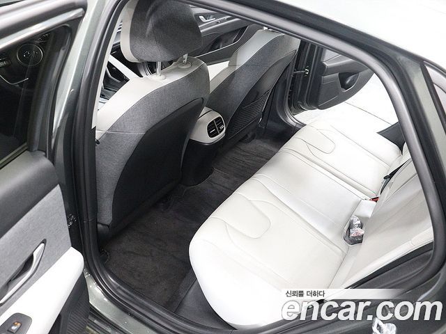 Hyundai AVANTE 2023 — photo 16