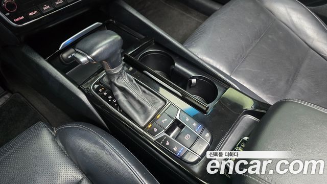 Kia K7 2016 — photo 12