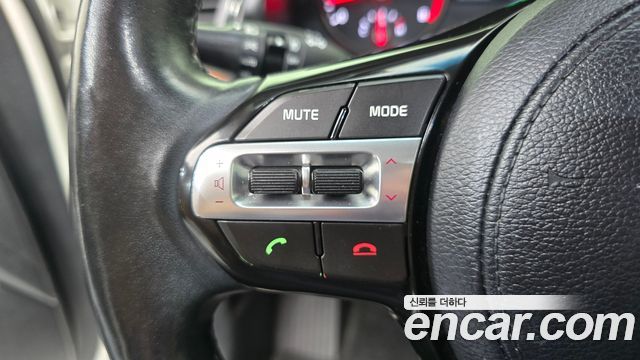 Kia K7 2016 — photo 22
