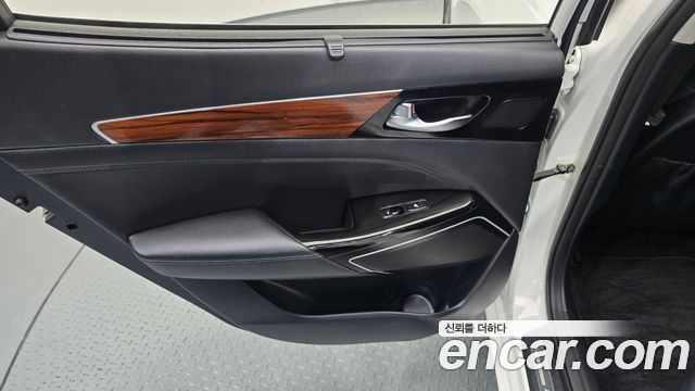 Kia K7 2016 — photo 15