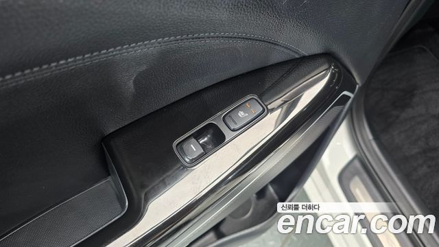 Kia K7 2016 — photo 30