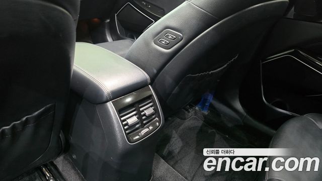 Kia K7 2016 — photo 32