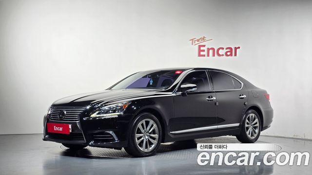 Lexus LS 2014 — photo 1