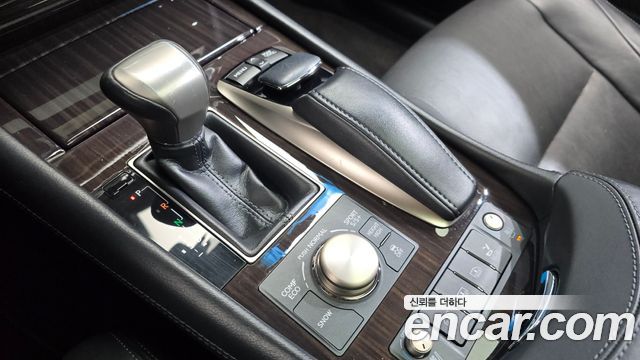 Lexus LS 2014 — photo 9