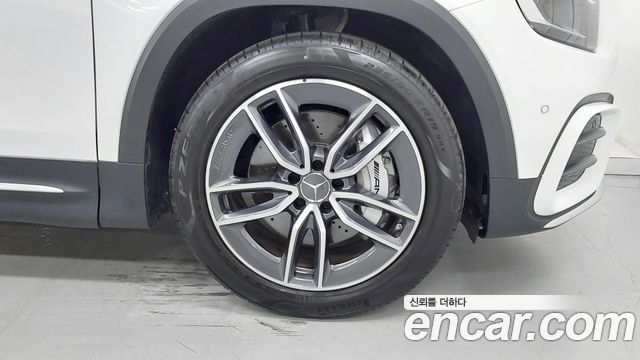 Mercedes-Benz GLB-Class 2026 — photo 5