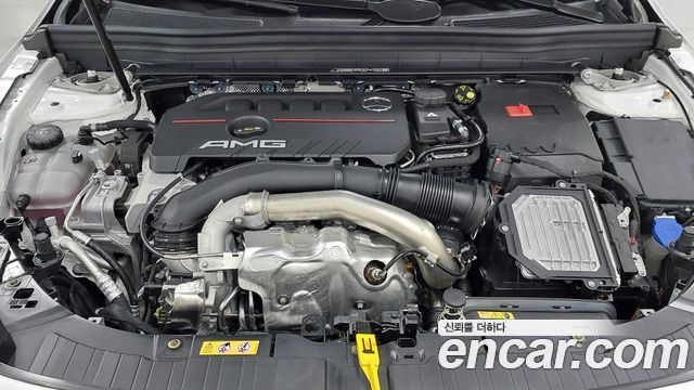 Mercedes-Benz GLB-Class 2026 — photo 6