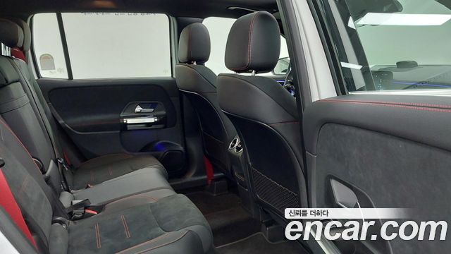 Mercedes-Benz GLB-Class 2026 — photo 10