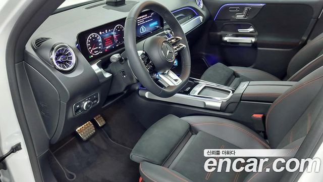 Mercedes-Benz GLB-Class 2026 — photo 14