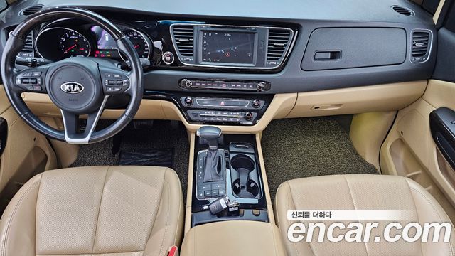 Kia Canival 2017 — photo 7