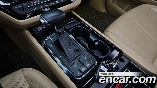 Kia Canival 2017 — photo 9
