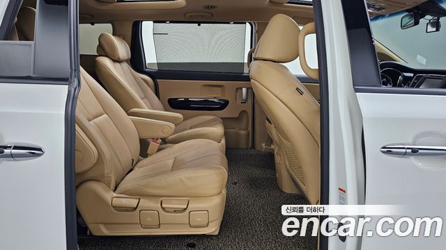 Kia Canival 2017 — photo 12