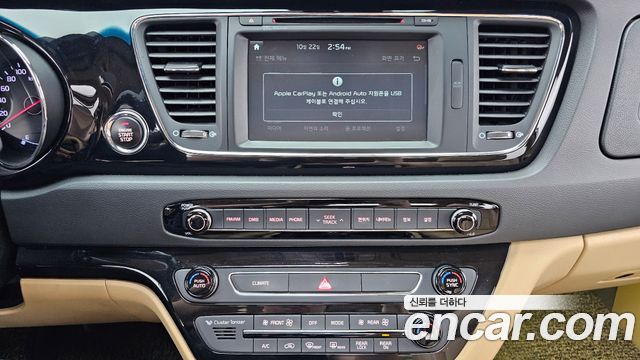 Kia Canival 2017 — photo 14