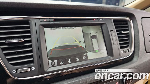 Kia Canival 2017 — photo 15