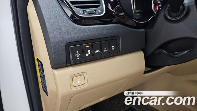 Kia Canival 2017 — photo 17