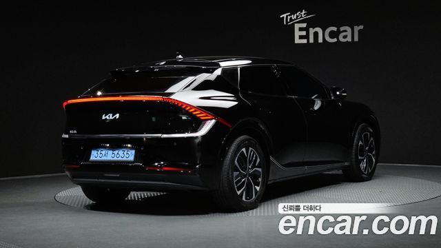 Kia EV6 2023 — photo 2