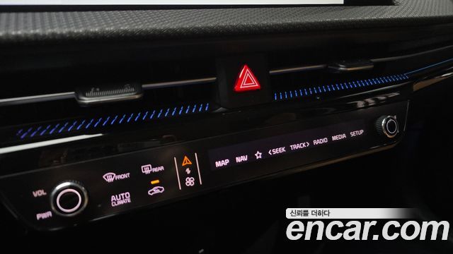 Kia EV6 2023 — photo 24