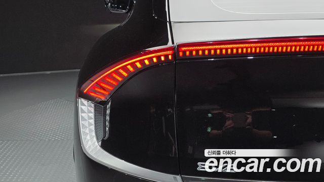 Kia EV6 2023 — photo 9